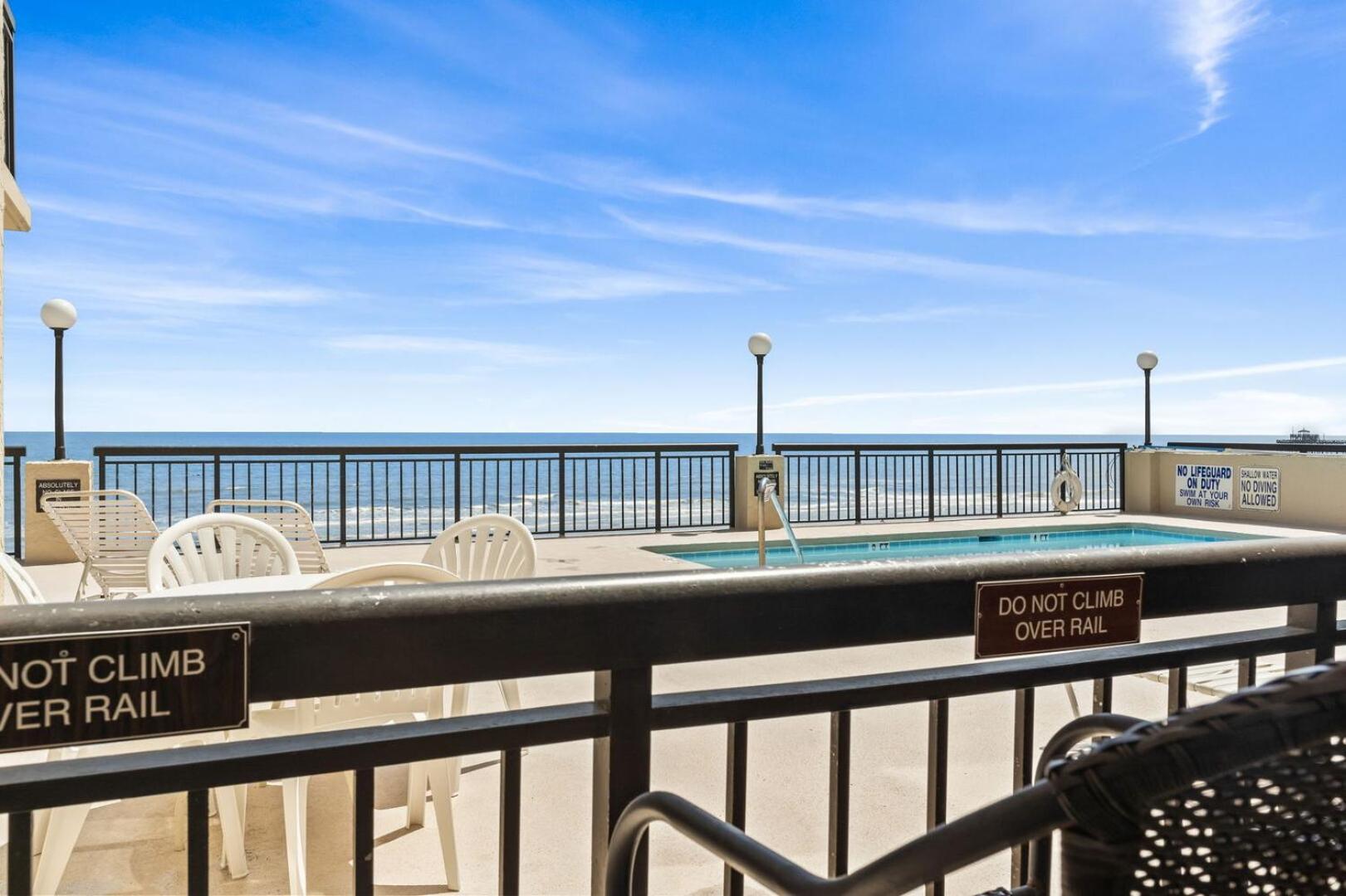 Beautiful 2 Bedroom Apartment In Cherry Grove With Stunning Views Buena Vista 402 미를 비치 외부 사진