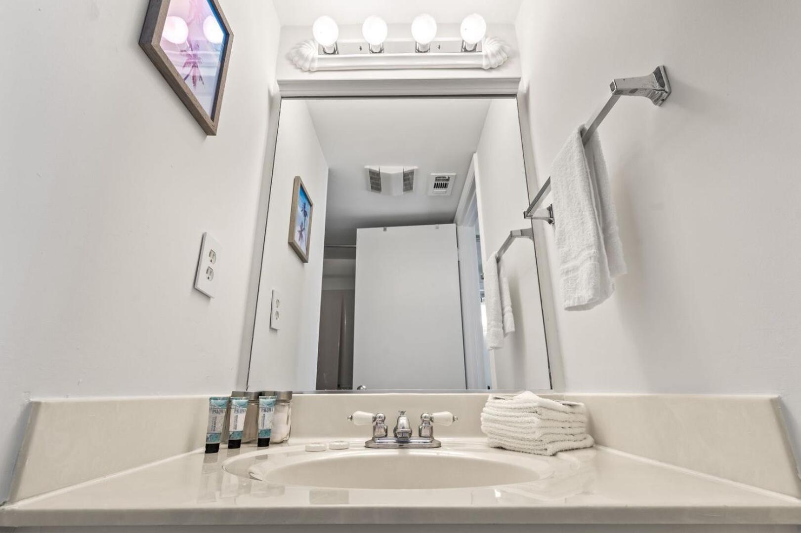 Beautiful 2 Bedroom Apartment In Cherry Grove With Stunning Views Buena Vista 402 미를 비치 외부 사진