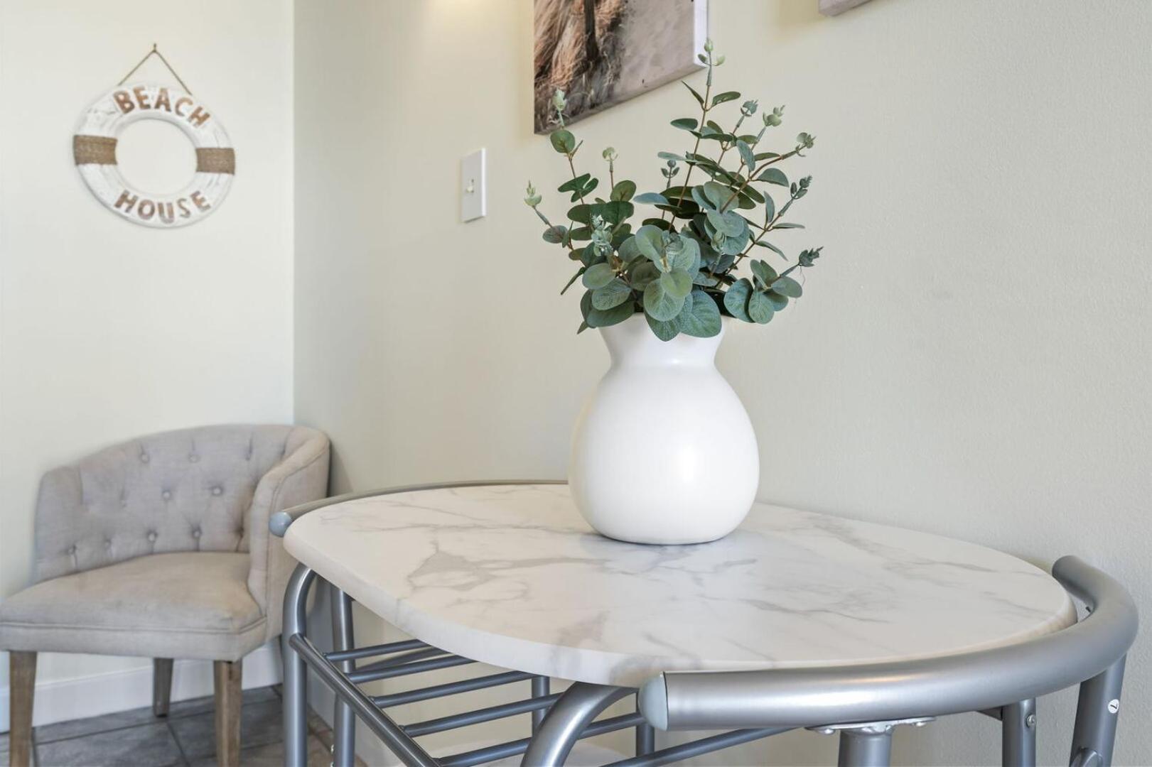 Beautiful 2 Bedroom Apartment In Cherry Grove With Stunning Views Buena Vista 402 미를 비치 외부 사진
